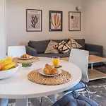 Cozy Apartment Close To The Beach + Free Parking