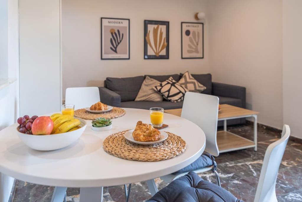 Cozy Close To The + Free Parking Apartment *